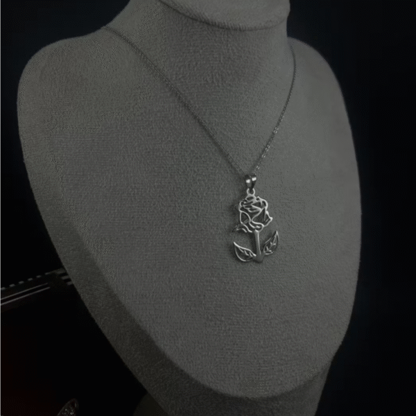 Silver rose necklace, send silver amman jordan